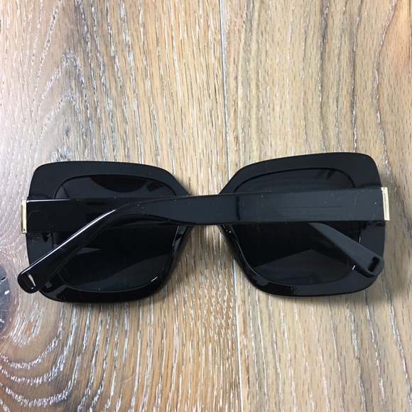 ⬇️ Oversized Black Square Frame Fashion Sunglasses - Picture 6 of 7